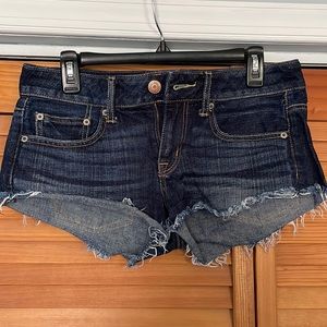 Women’s American Eagle dark wash jean shorts